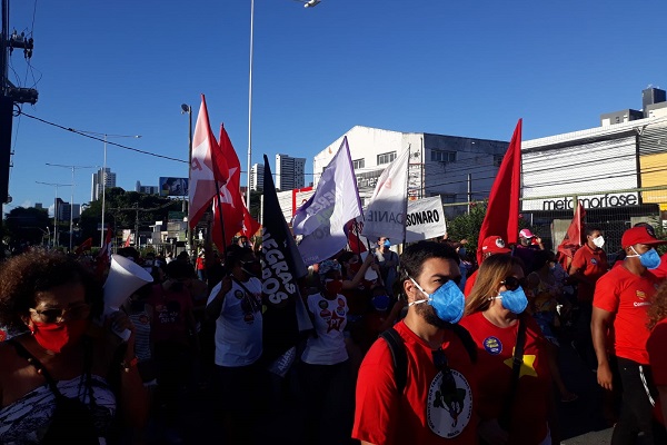 Manifestantes saem contra Bolsonaro em Natal