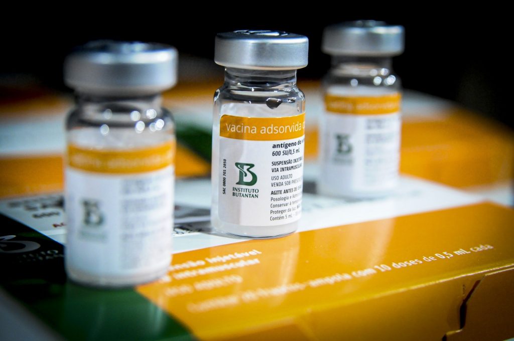 Instituto Butantan entrega 2 milhões de doses da CoronaVac