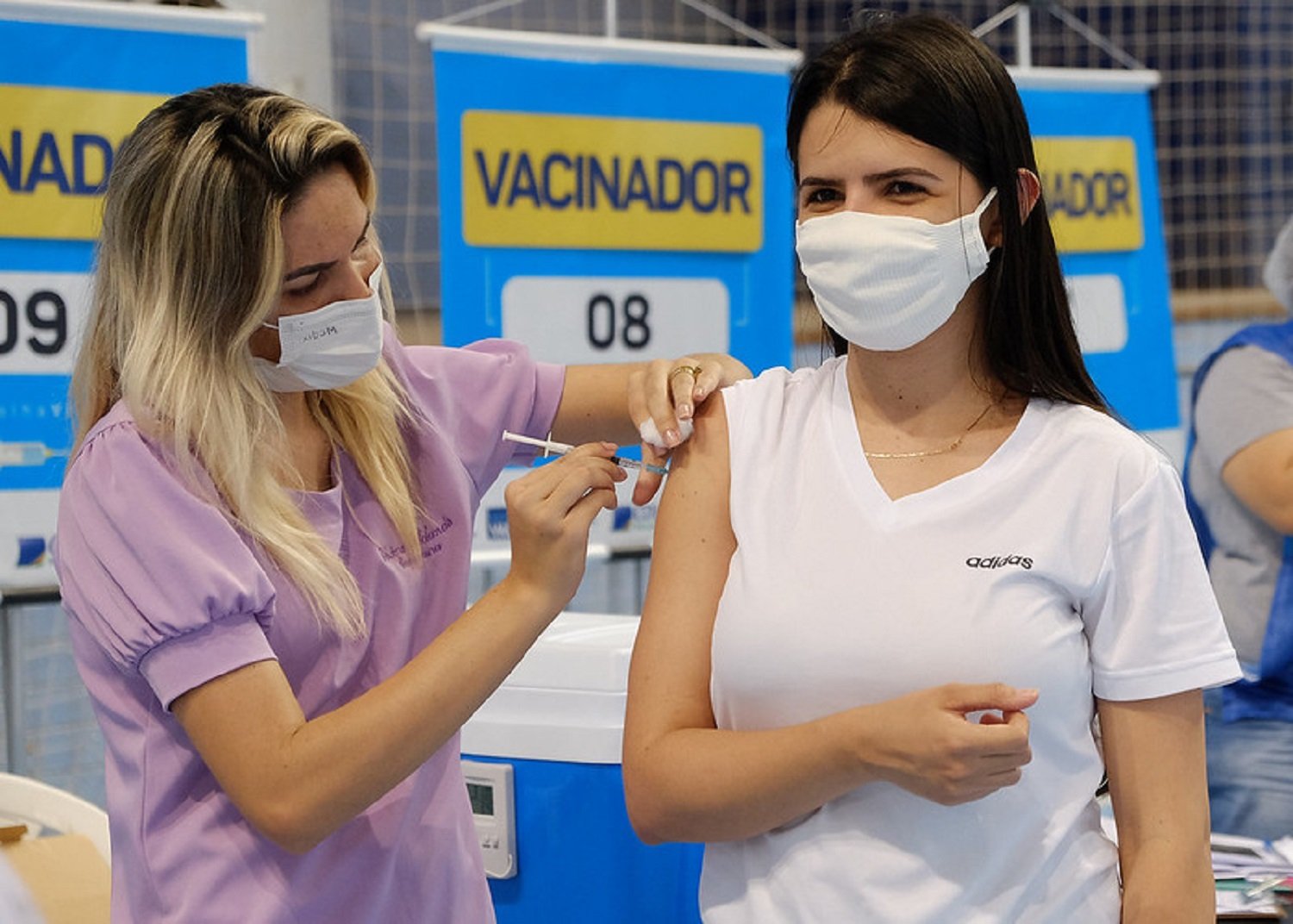 Prefeitura de Mossoró vacina 27 anos