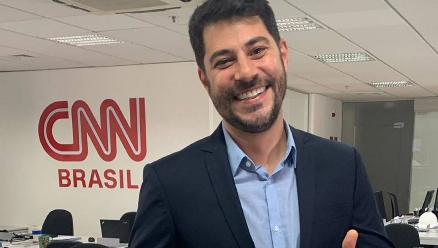 Evaristo Costa é demitido da CNN e fica sabendo da demissão quando assistia TV em casa