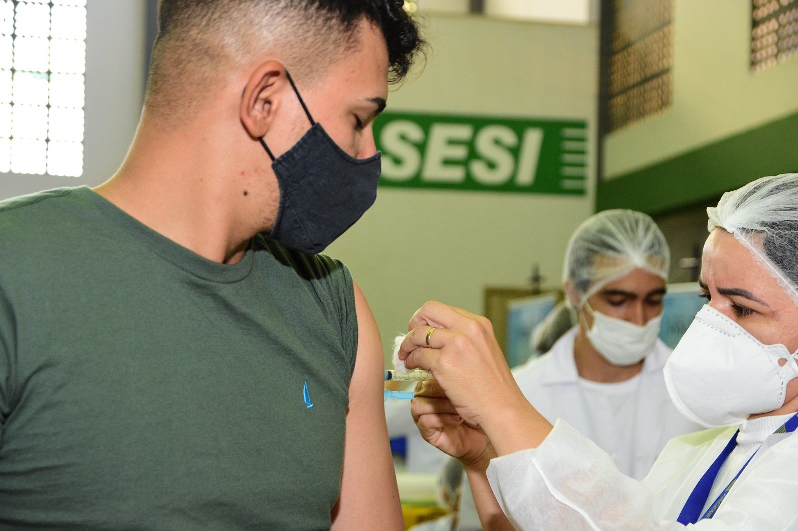 Mossoró avança na imunização e já vacina adolescentes de 16 anos sem qualquer comorbidade