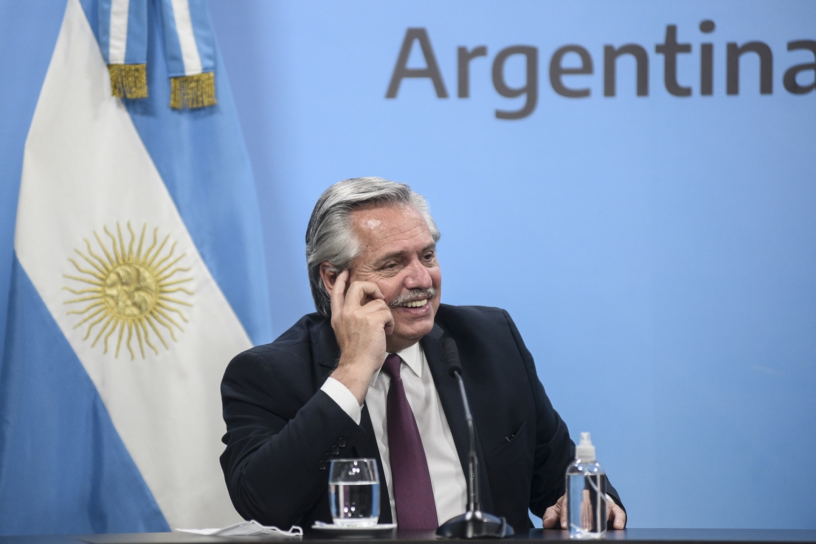 Argentina anuncia congelamento de preços por 90 dias