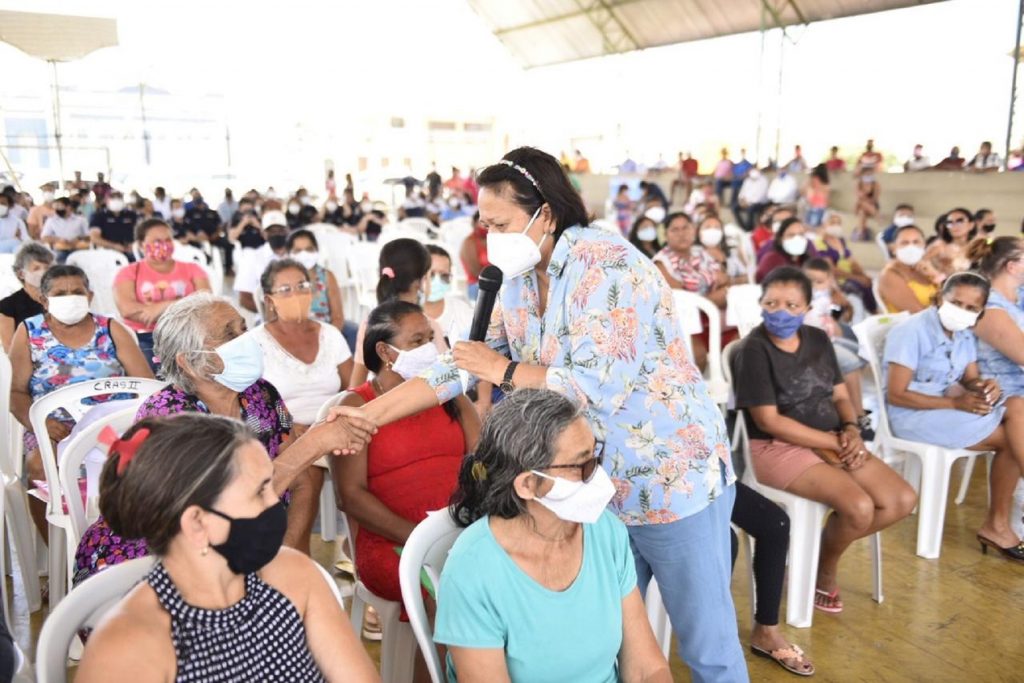 Governo do RN entrega 102 títulos de regularização fundiária e anuncia Central do Cidadão em Lajes
