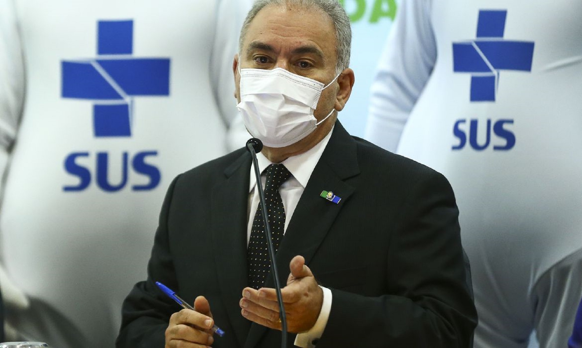 Ministro da Saúde reconhece seriedade da variante Ômicron e pede que brasileiros mantenham cuidados