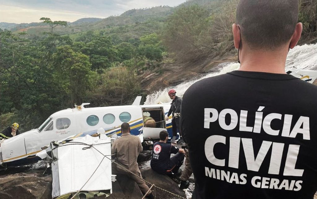 Polícia conclui investigação e mortes de Marília Mendonça e demais passageiros foram causadas por politraumatismo contuso