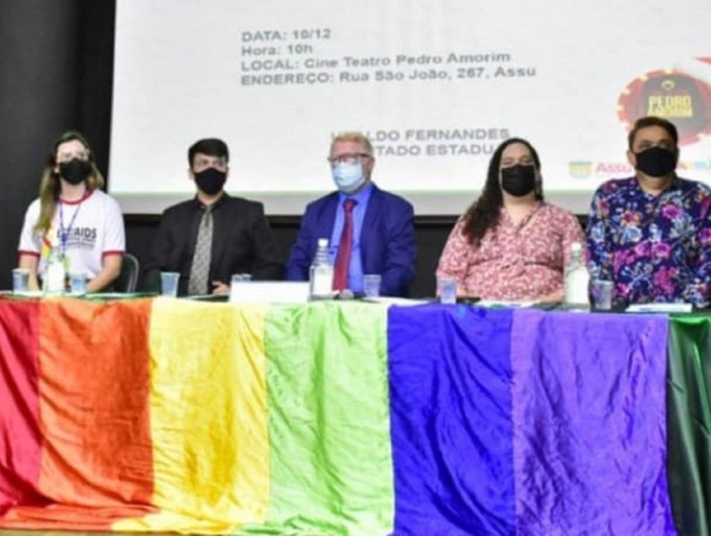 Ubaldo participa de seminário em prol da população LGBT em Mossoró