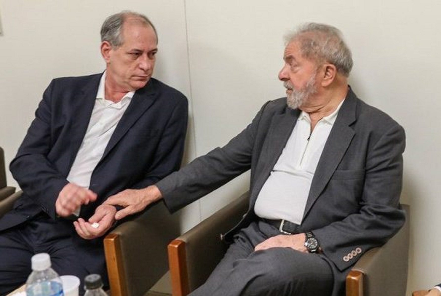 Lula sugere que PDT pode 'abandonar' Ciro Gomes