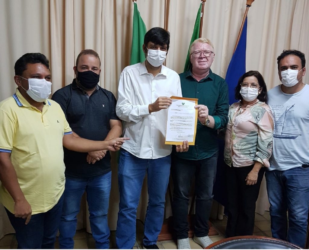 Currais Novos ganha ambulância com emenda de Ubaldo Fernandes; parlamentar anunciou mais recursos para o município