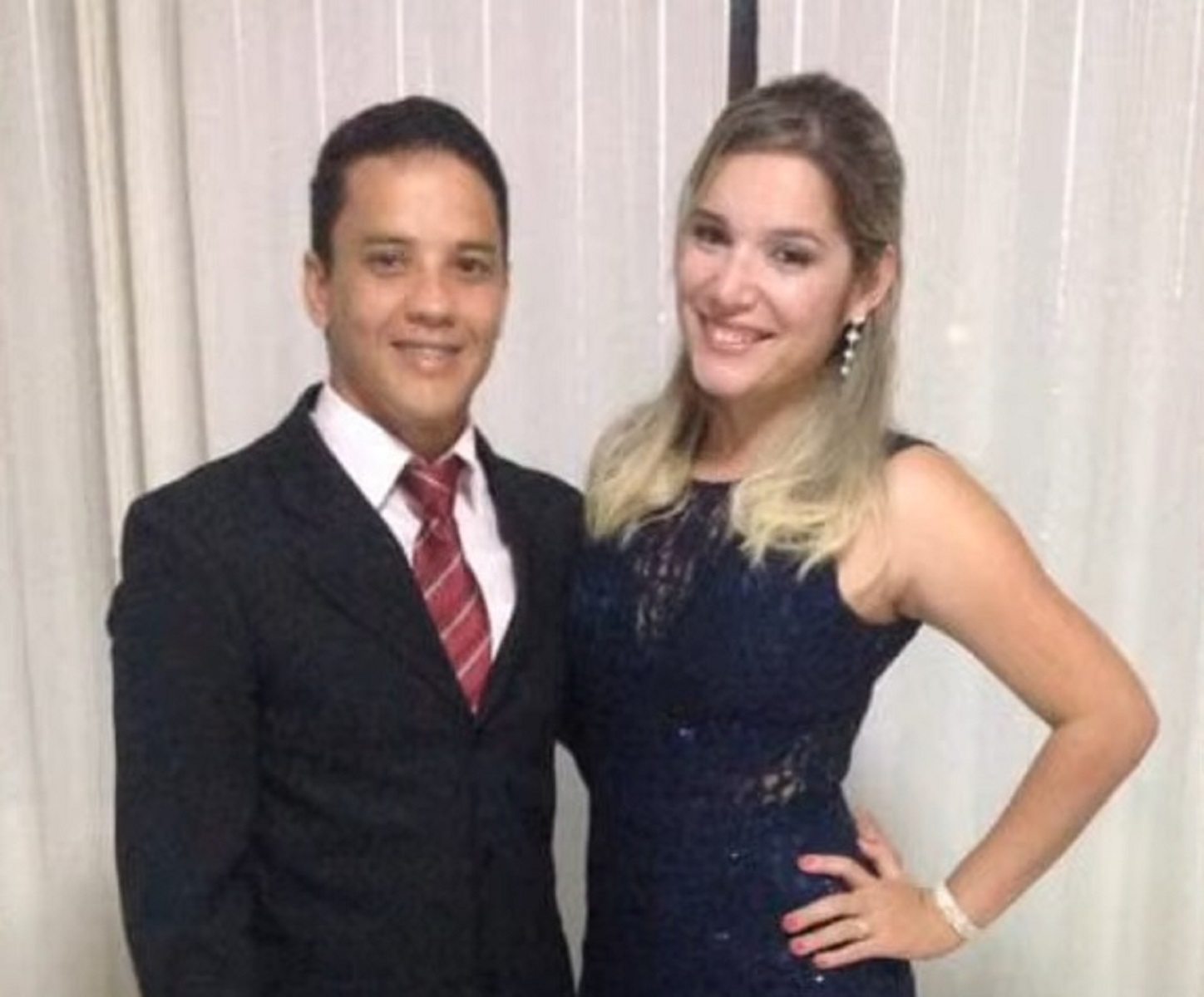 Homem mata ex-mulher com tiro na cabeça e se mata em frente às filhas em Natal; Manuela Josino Miranda tinha 32 anos