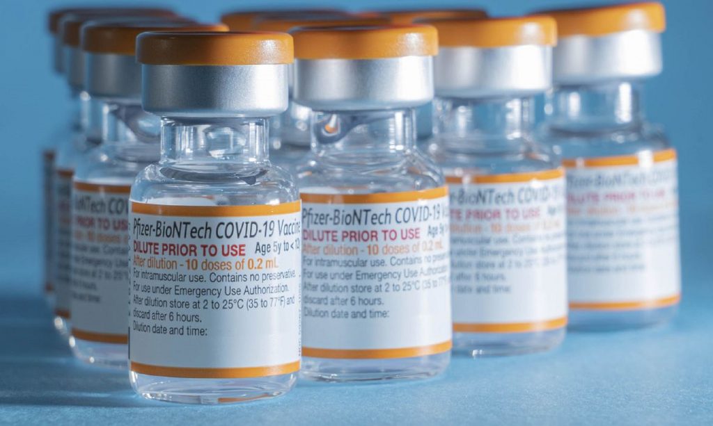 Pfizer entrega novo lote de vacina pediátrica ao Brasil