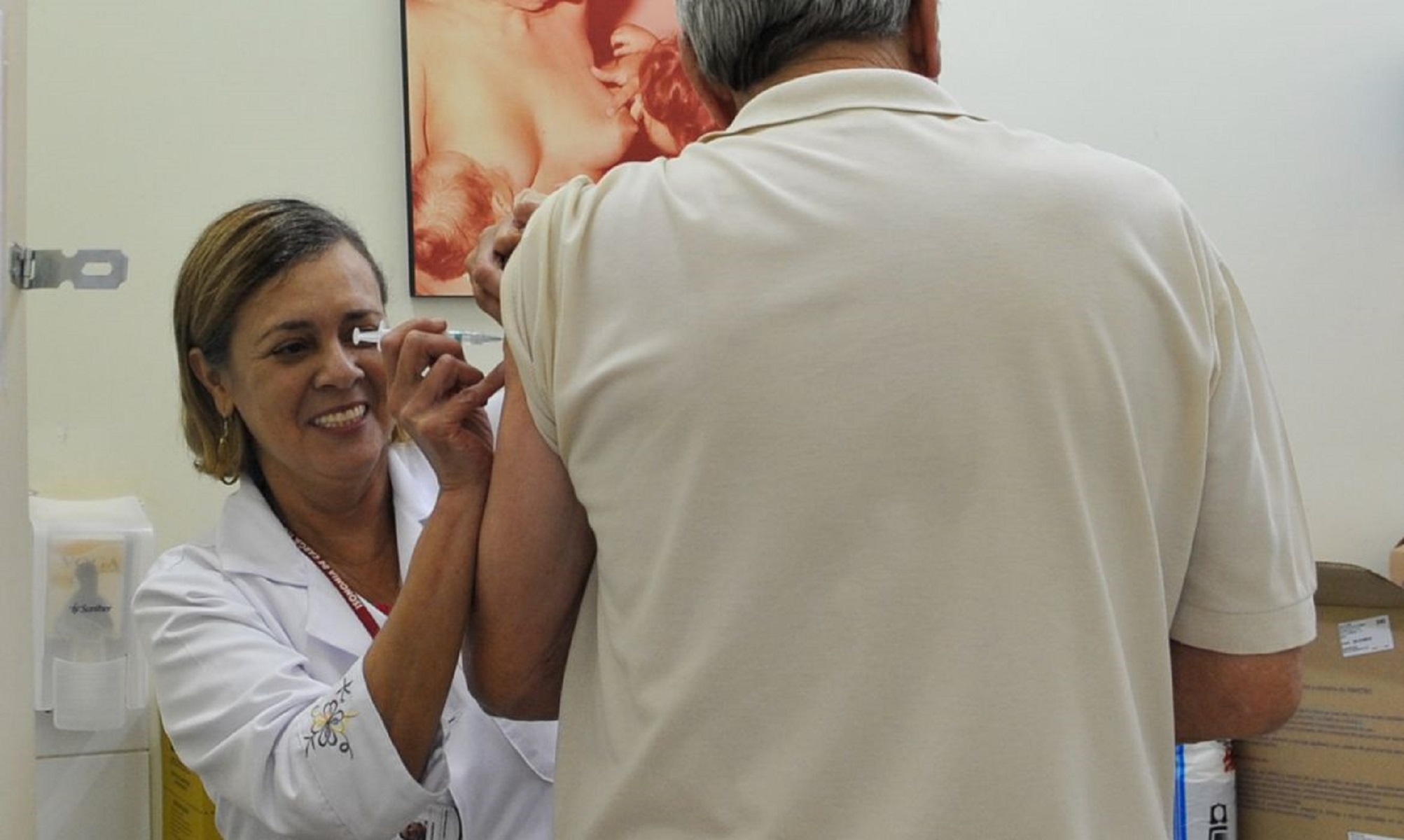 Vacinação contra a gripe tem início no Brasil