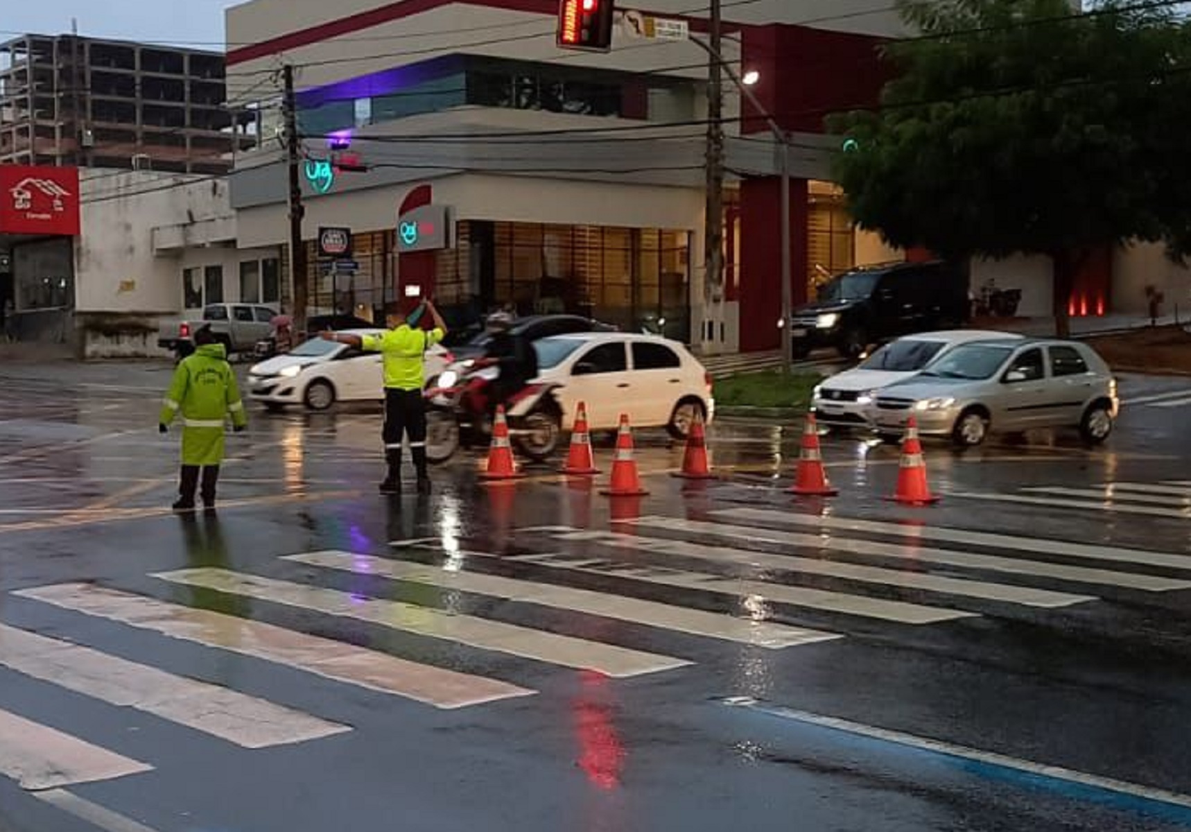 STTU realiza operação para desafogar o trânsito nas avenidas Salgado Filho e Prudente de Morais, em Natal
