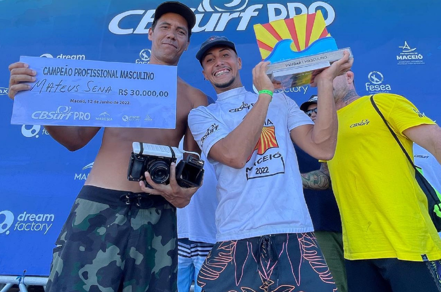 Potiguar Mateus Sena vence 1ª etapa do Campeonato Brasileiro Profissional de Surfe em Maceió