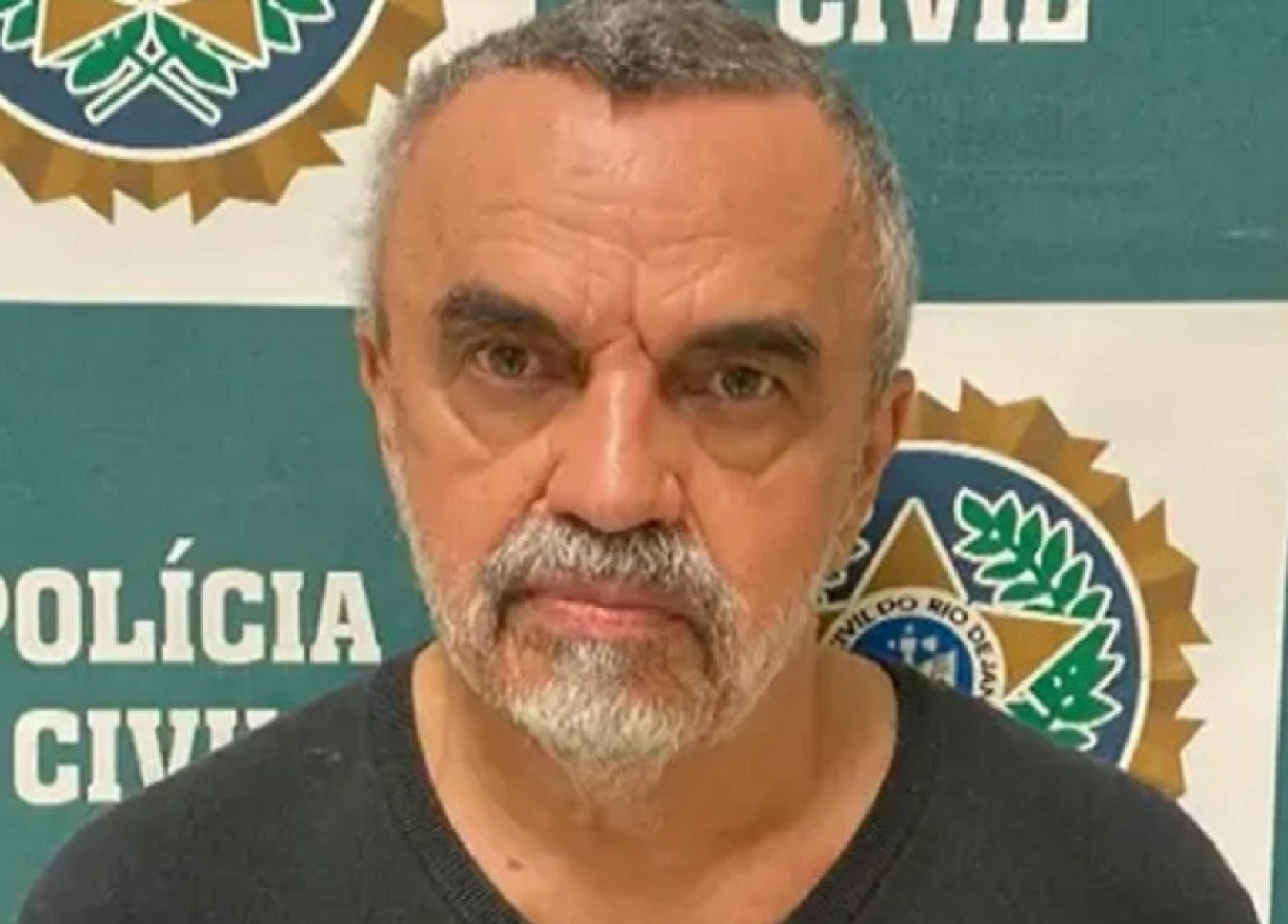 Ator José Dumont, preso por armazenamento de pornografia infantil, é solto pela Justiça