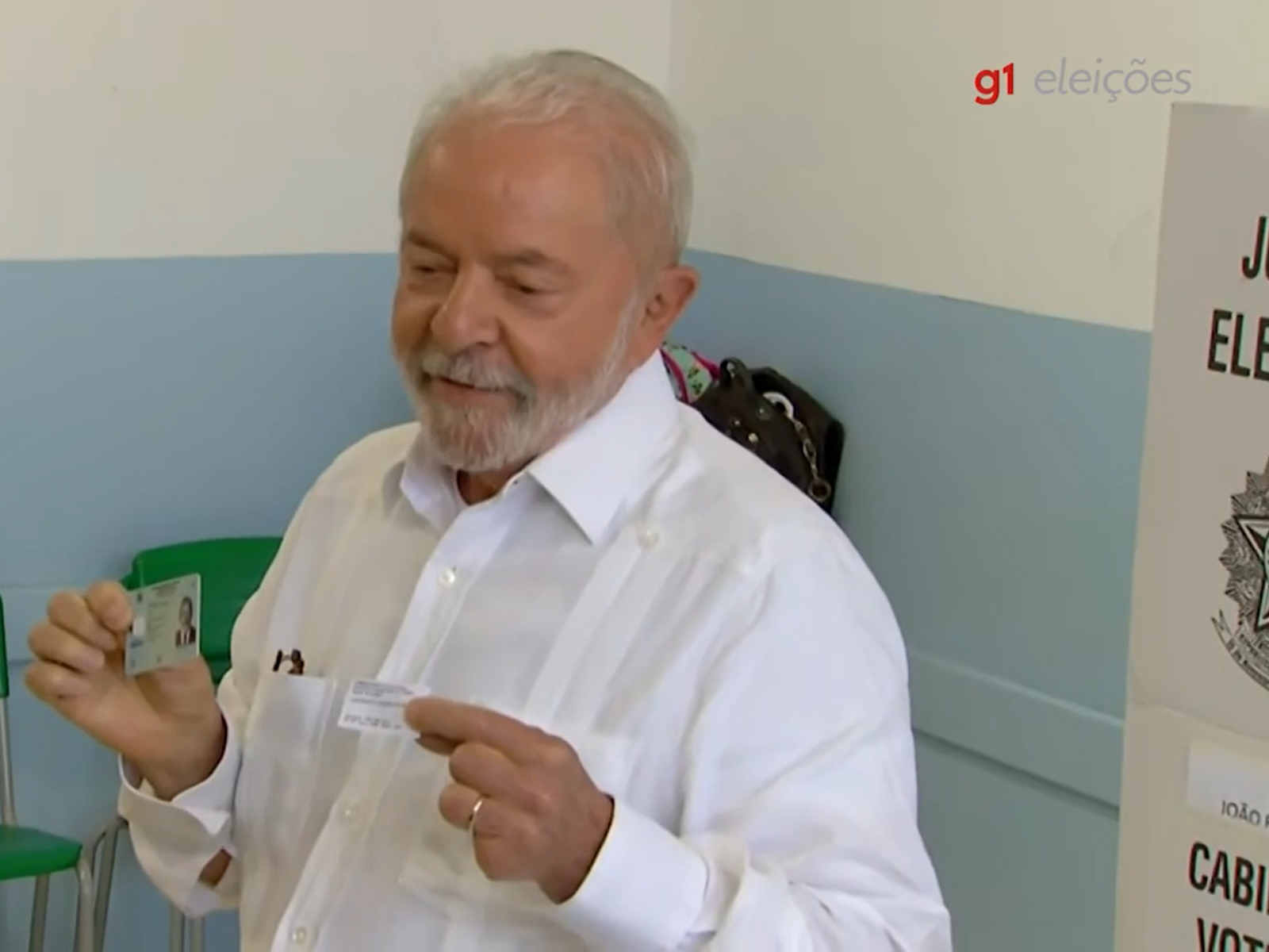Lula vota em São Bernardo do Campo e afirma que hoje é o dia 'mais importante da sua vida'