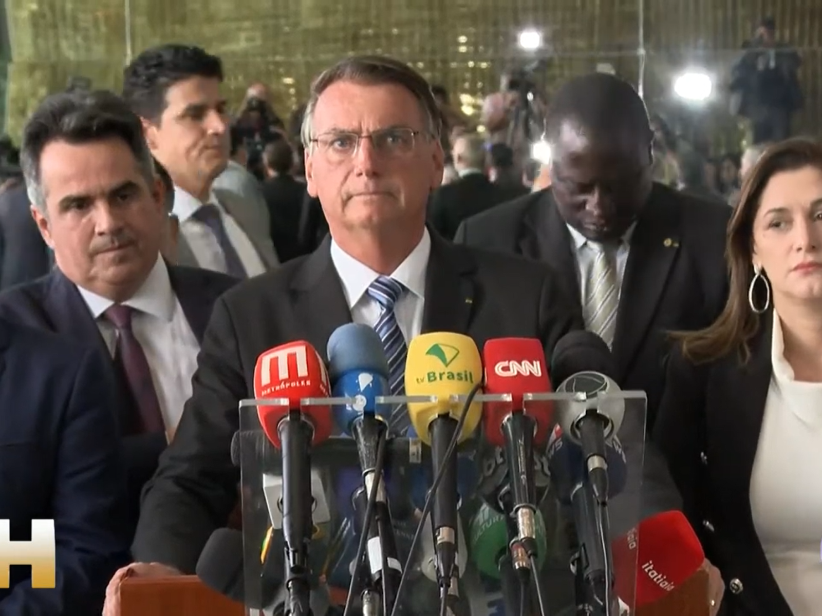 Bolsonaro fala pela primeira vez após derrota para Lula; discurso durou pouco mais de 2 minutos