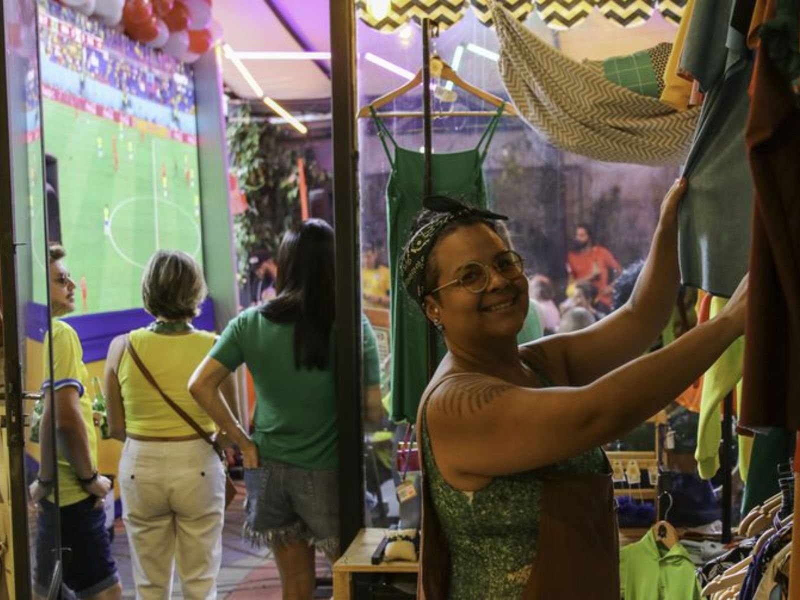 Comerciários aproveitam os jogos do Brasil para vender