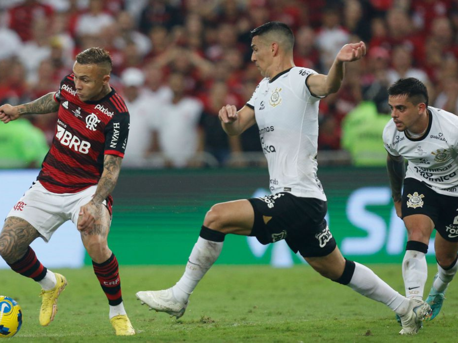 Flamengo e Corinthians se reencontram hoje após final da Copa do Brasil