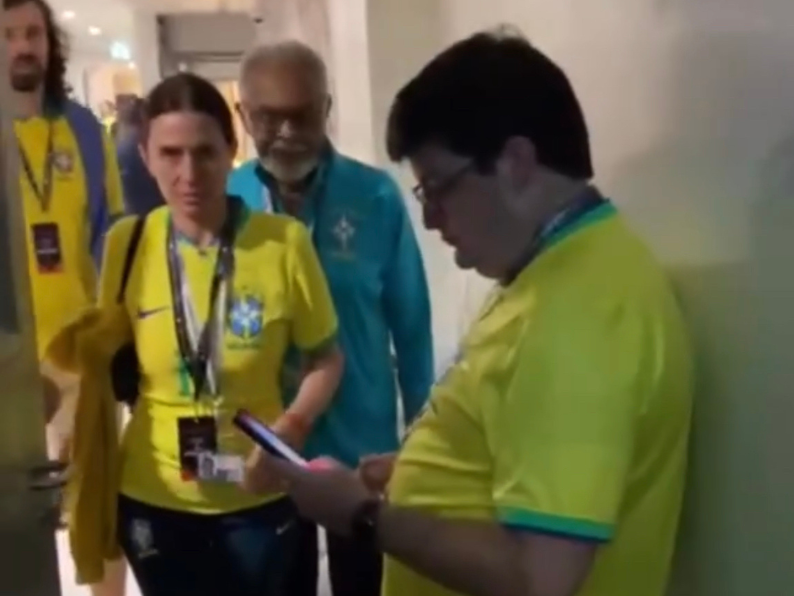 Gilberto Gil é hostilizado por torcedores brasileiros na Copa do Catar