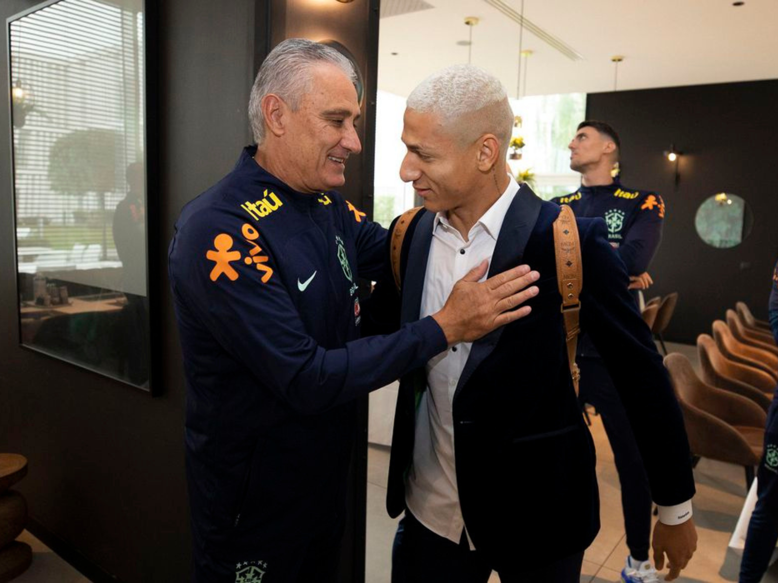 Seleção brasileira faz o primeiro treino antes da Copa