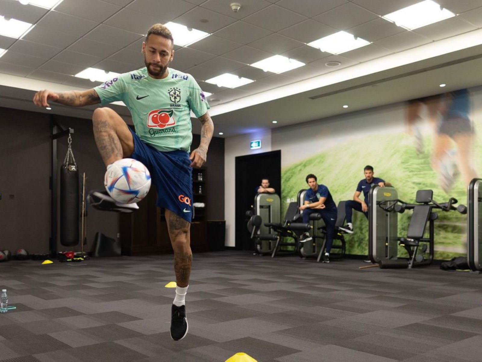 Médico da seleção afirma que Neymar ainda é dúvida para jogo do Brasil nas oitavas de final