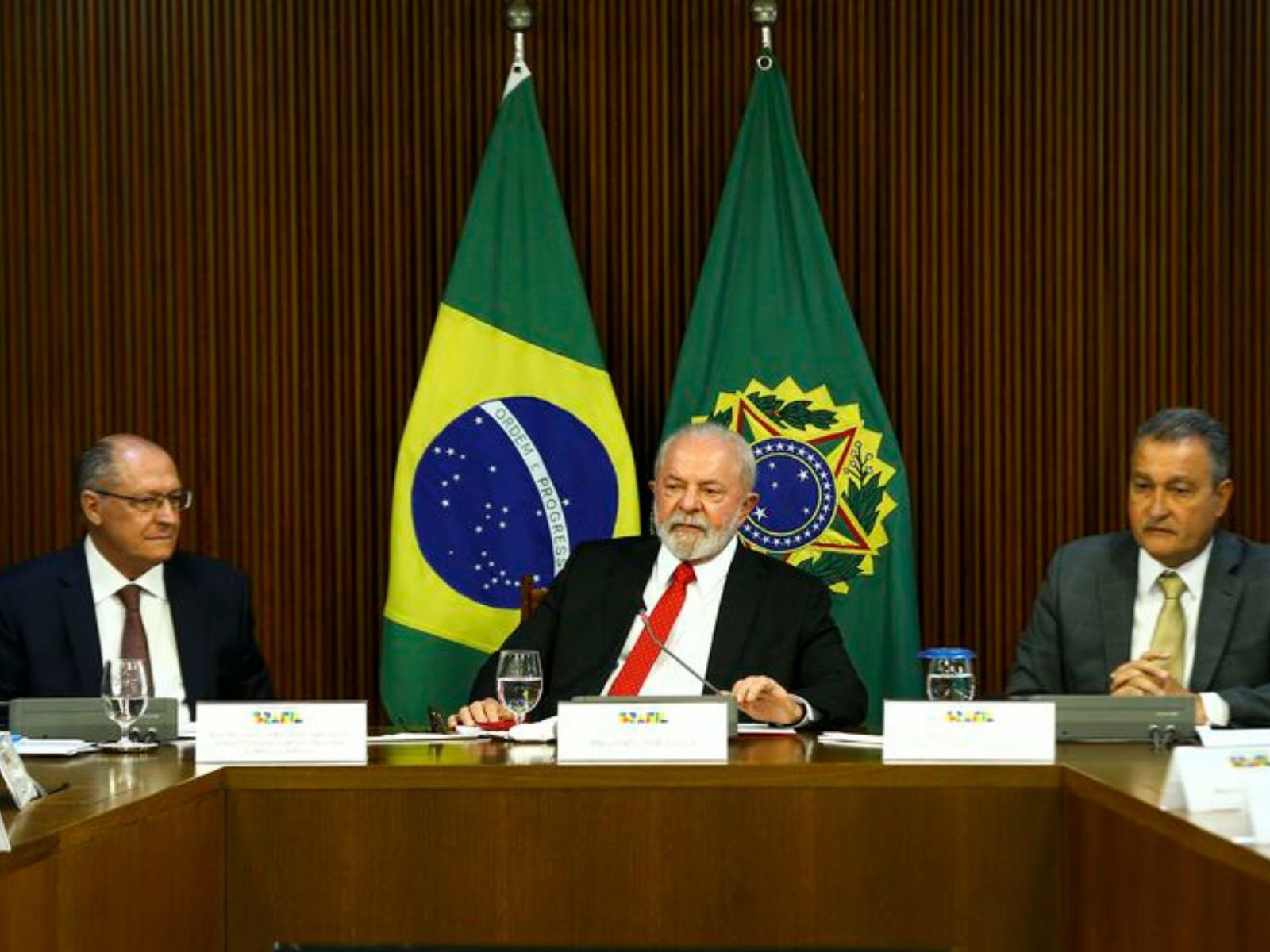 Lula retoma os trabalhos no Planalto após 10 dias tratando pneumonia