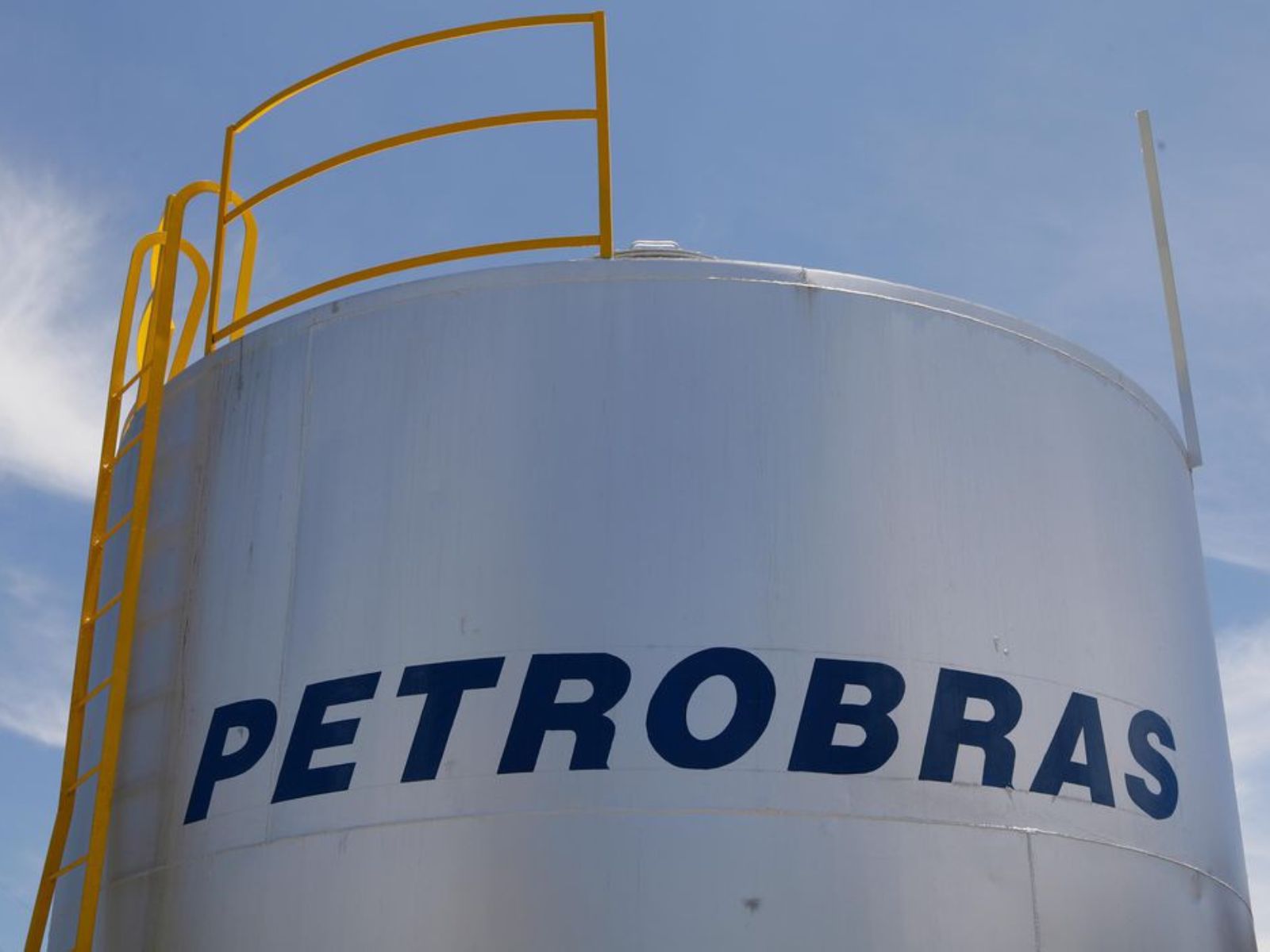 Petrobras reduz o preço do diesel para distribuidoras