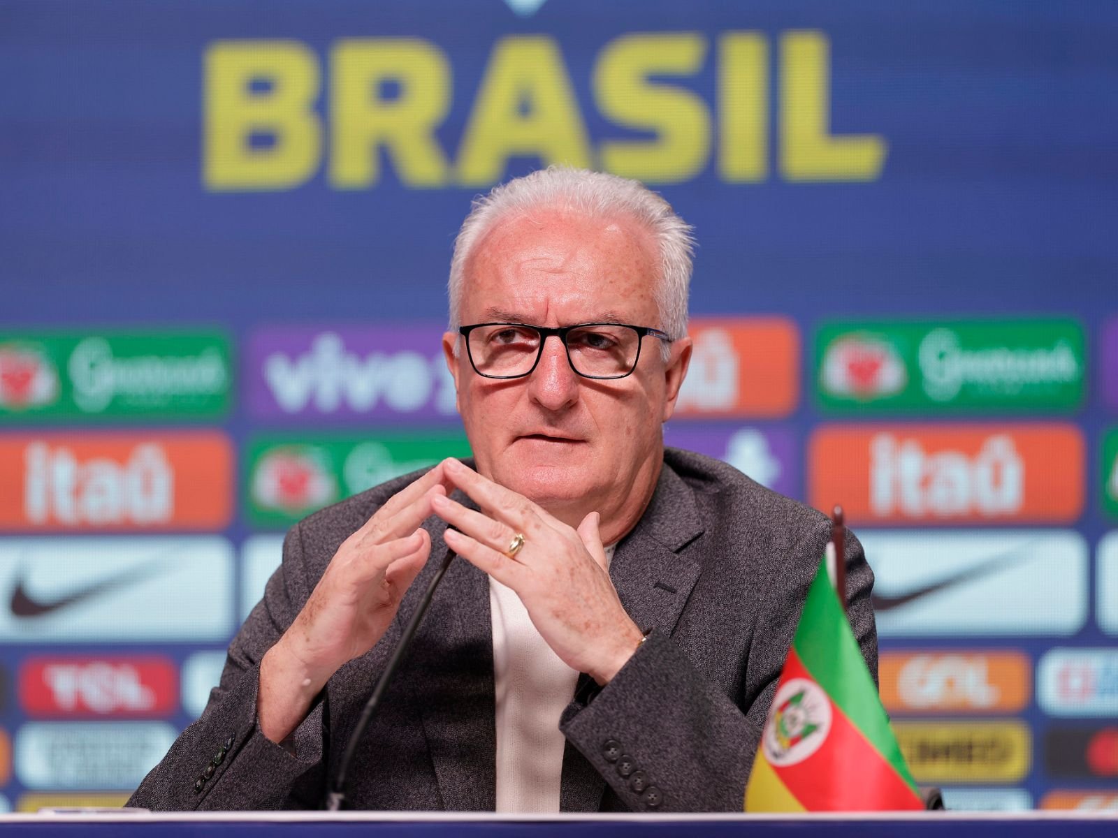 Dorival chama mais três jogadores para seleção brasileira na Copa América