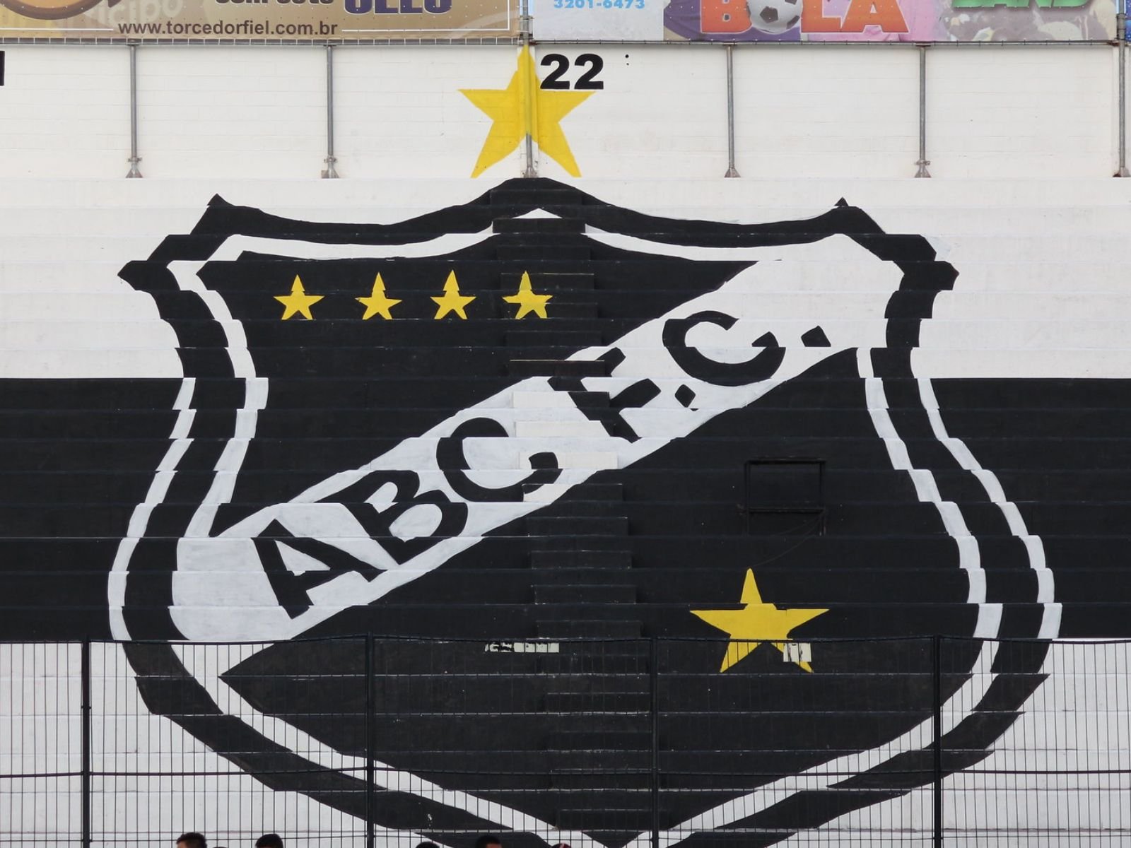 FNF suspende torcida organizada do ABC por tumulto em jogo da Série C