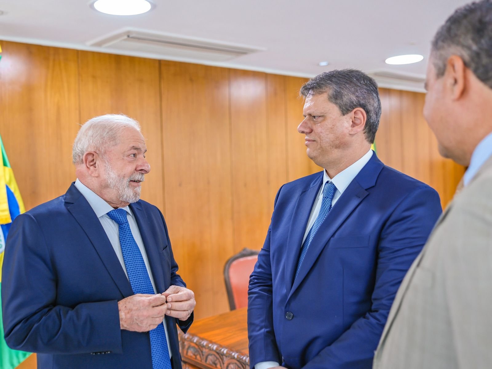 Comitê federal e governo de SP articulam respostas à tarifa de 50% dos EUA