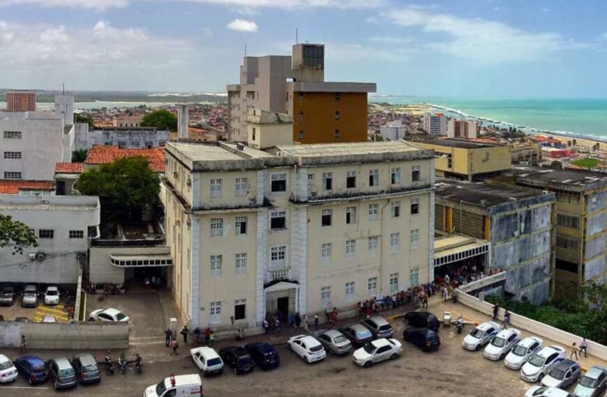 Cirurgia de reconstrução facial de Juliana Soares é concluída com sucesso, mas sequelas permanentes são esperadas