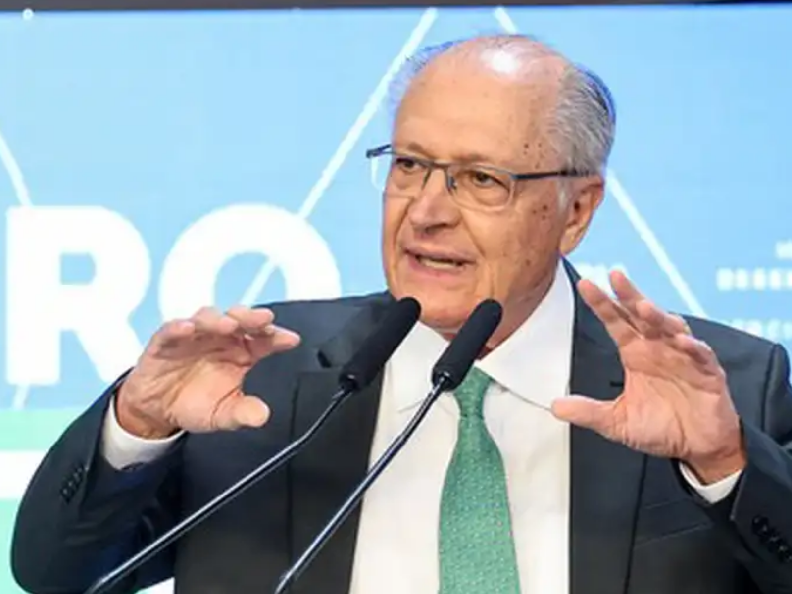 Lula e Trump iniciam reaproximação diplomática com foco em tarifas e investimentos