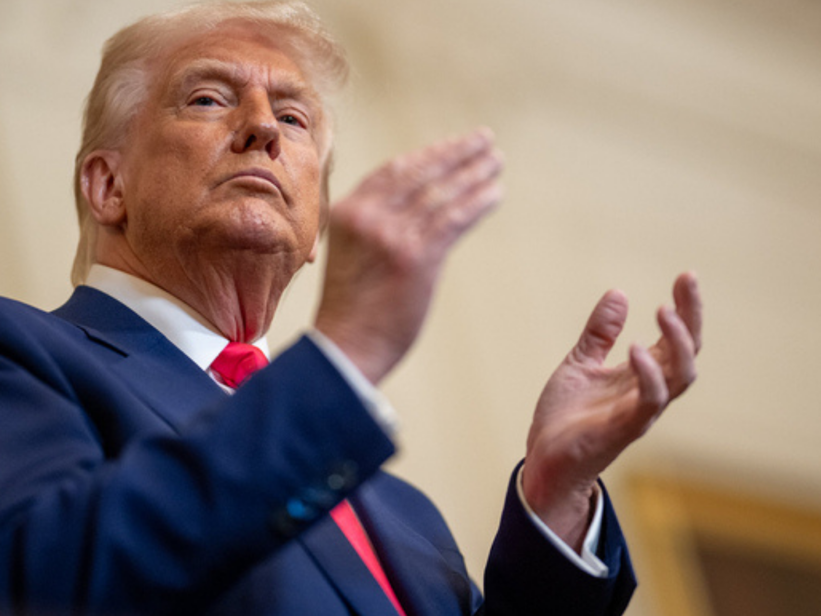 Trump chama Petro de líder do tráfico de drogas e ameaça ações dos EUA na Colômbia