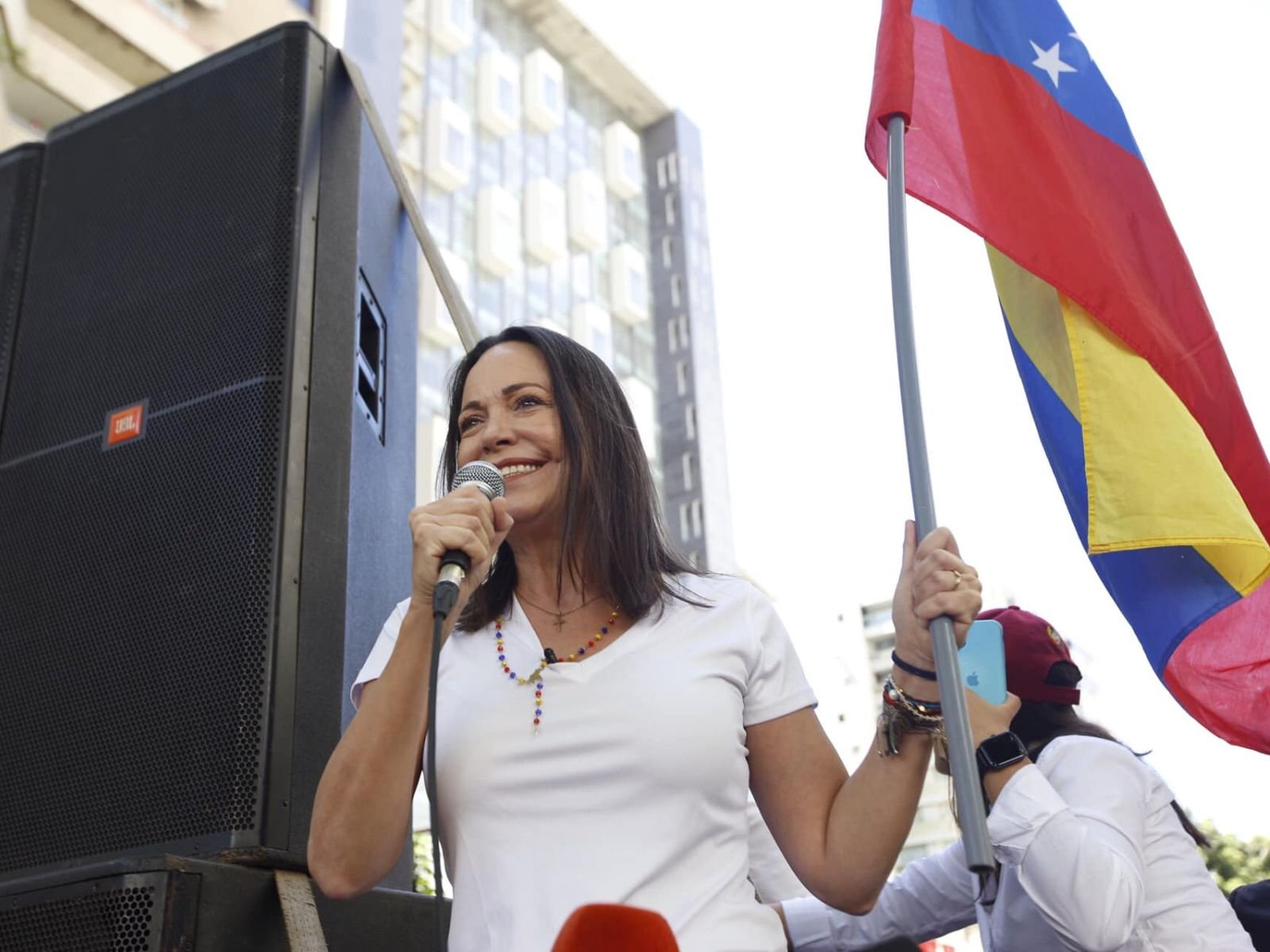 María Corina Machado vence Nobel da Paz de 2025 e provoca reações políticas em vários países