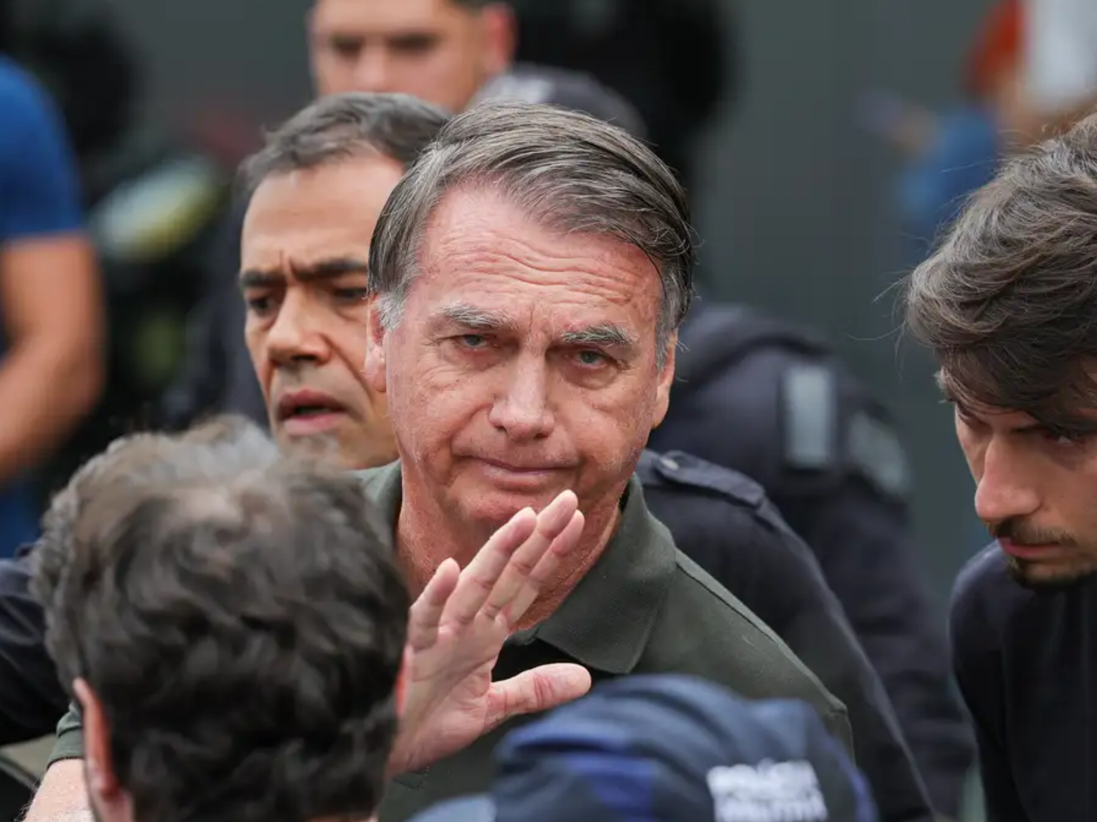 Bolsonaro será submetido a audiência de custódia neste domingo (23)