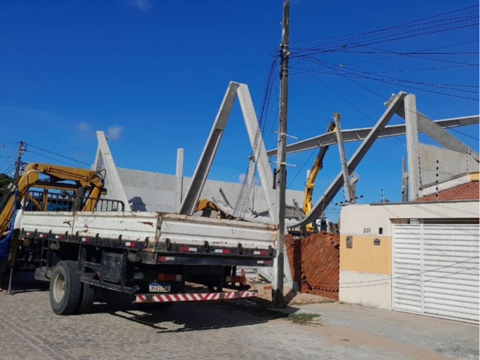 Desabamento de galpão em obras deixa dois mortos em São Gonçalo do Amarante