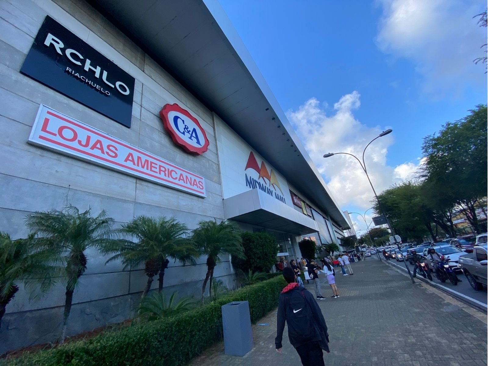 Guararapes anuncia venda do Midway Mall por R$ 1,6 bilhão e submete operação ao CADE