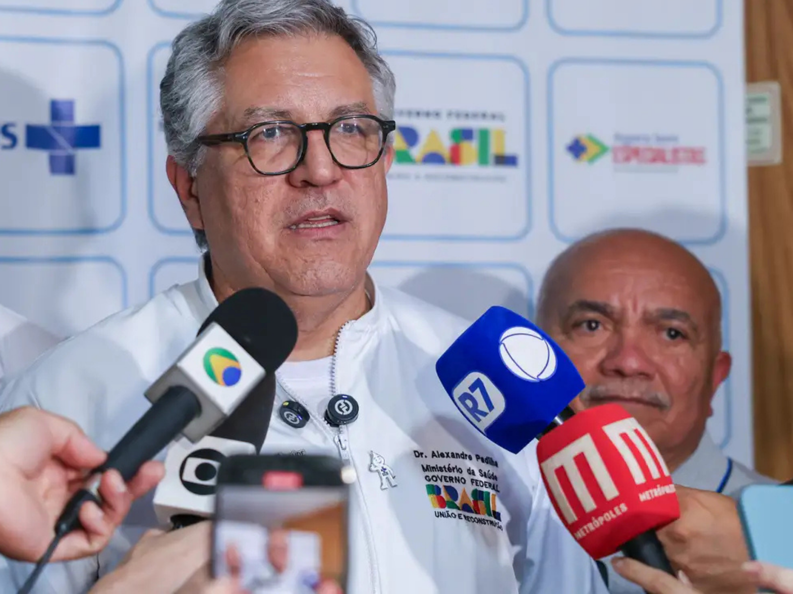 Ministério da Saúde prepara ação contra médicos antivacina nas redes sociais