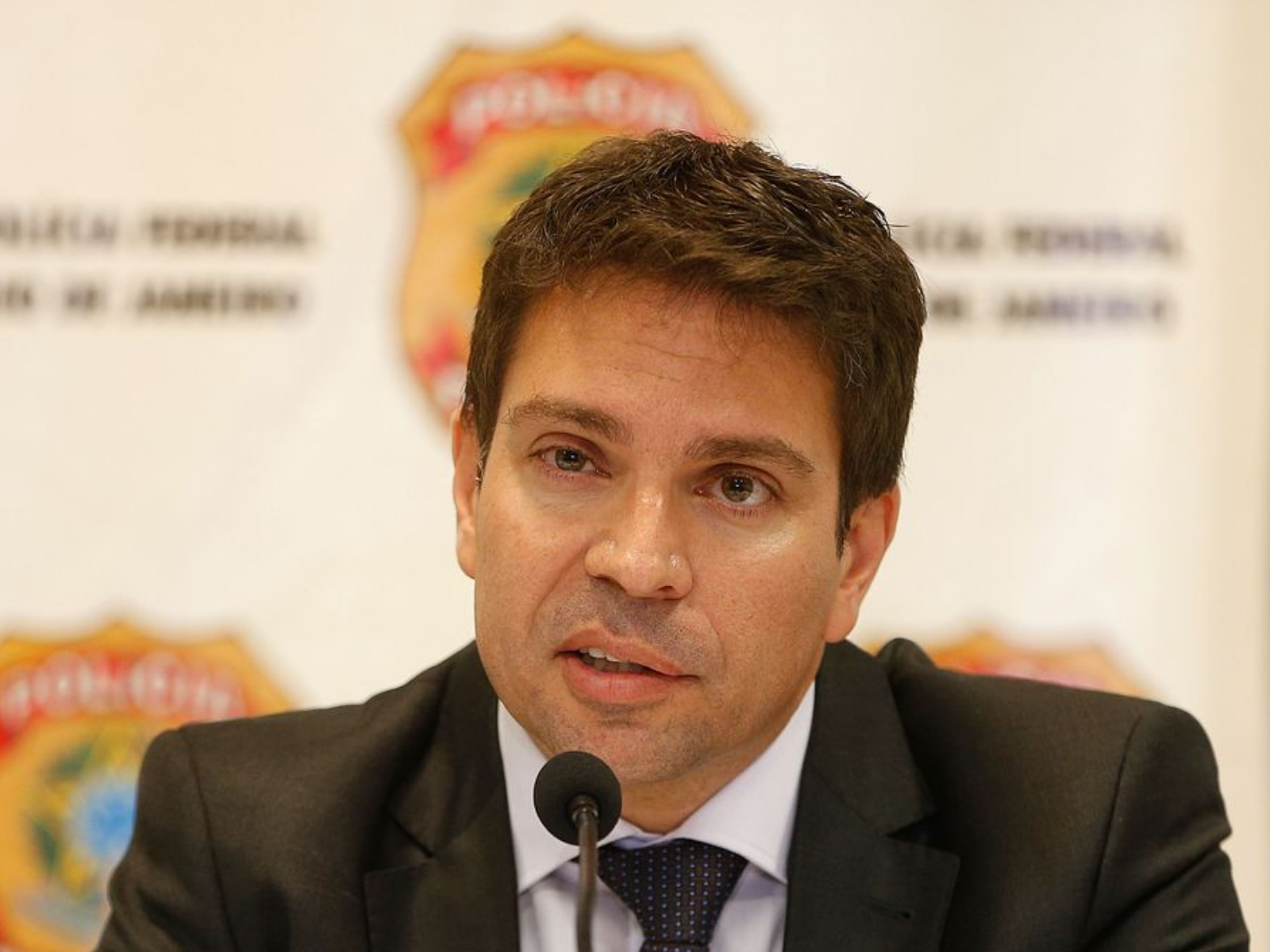 Moraes determina prisão de Ramagem após deputado ser visto em Miami