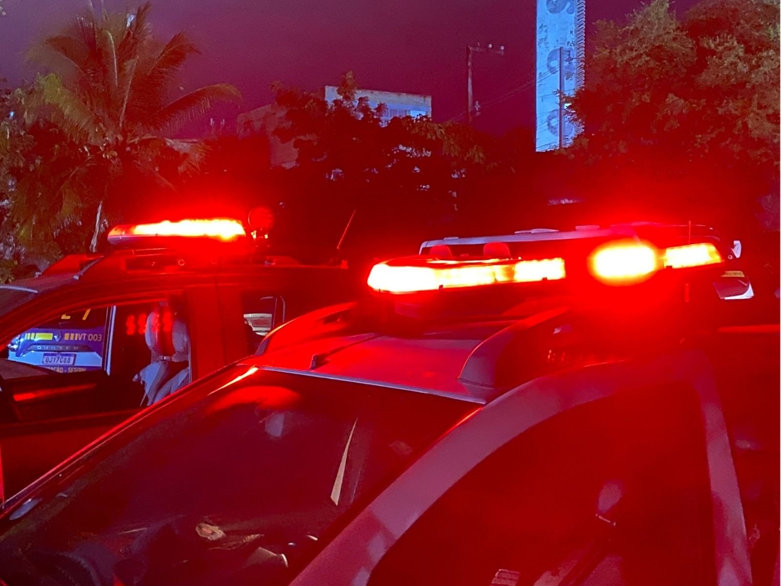 Motorista de aplicativo é baleado ao entrar na Vila de Ponta Negra